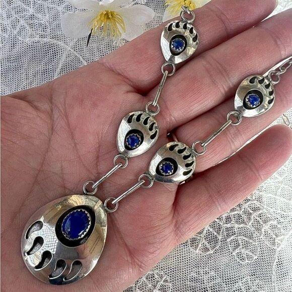 Vintage 5 Bear Paw Shadowbox with Lapis Lazuli Station Necklace 20” - Picture 3 of 14